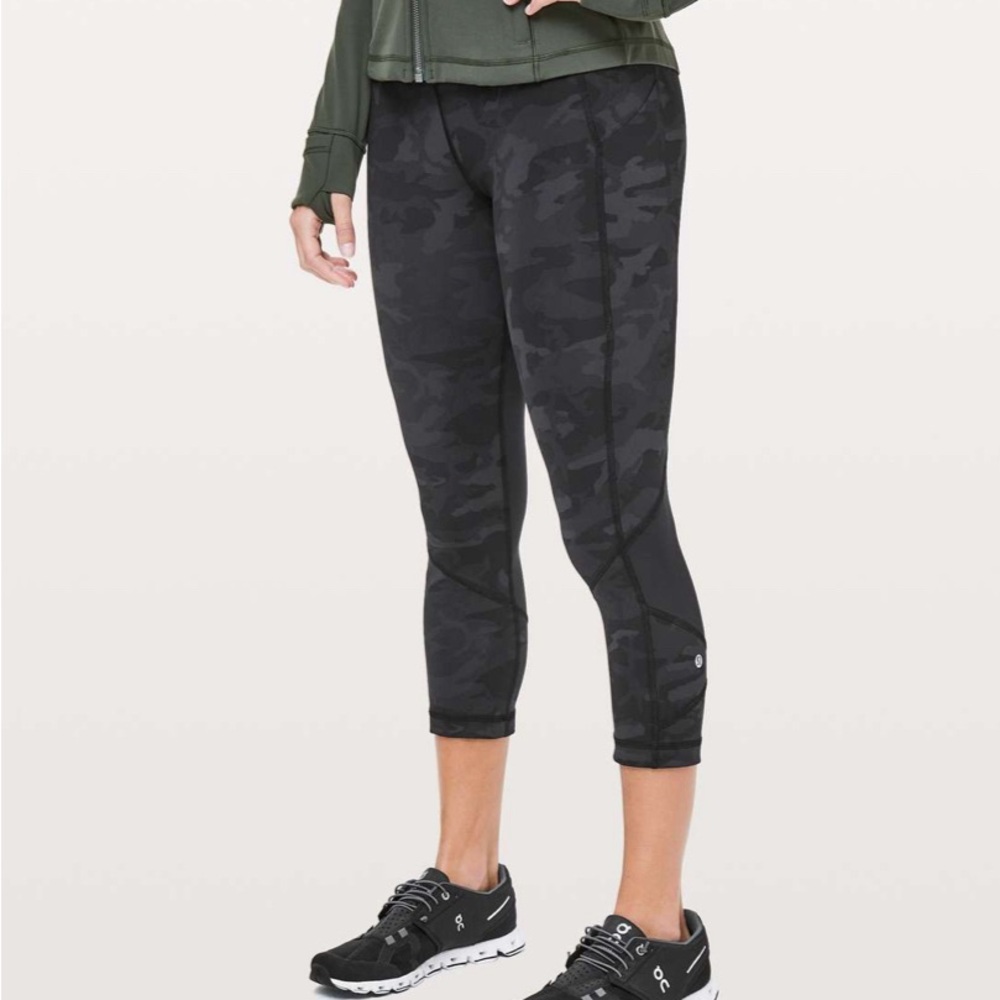 Lululemon Pace Rival Crop sz 6 black camo